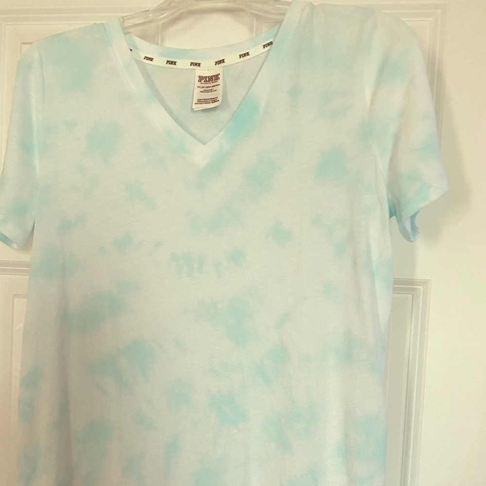 Light blue/turquoise v neck t shirt